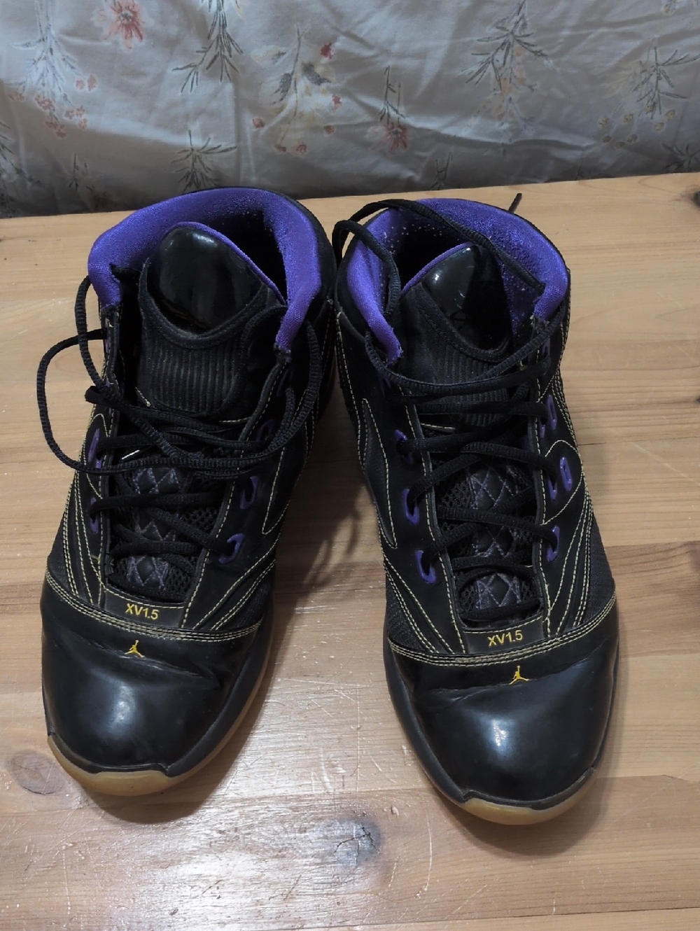 Black and Purple Basketball Sneakers (XVI.5)